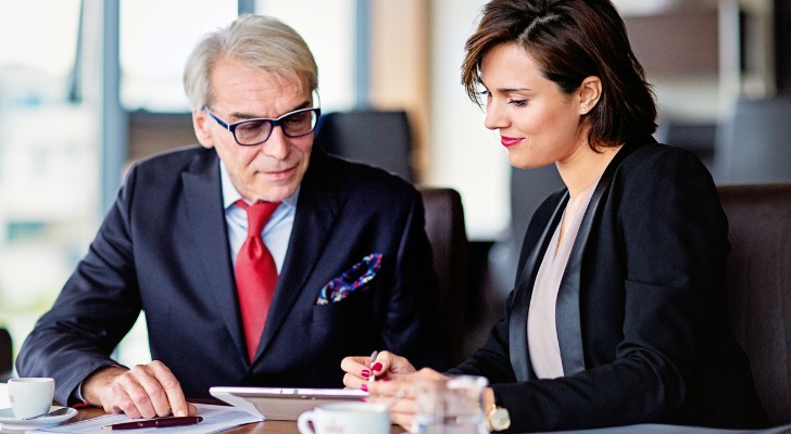 A retiree and his advisor estimate how long $750,000 will last in retirement.