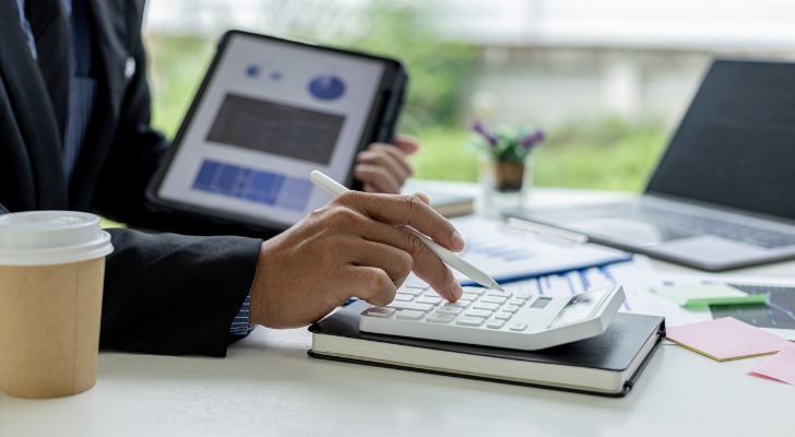 An investor comparing capital gains vs. ordinary income.