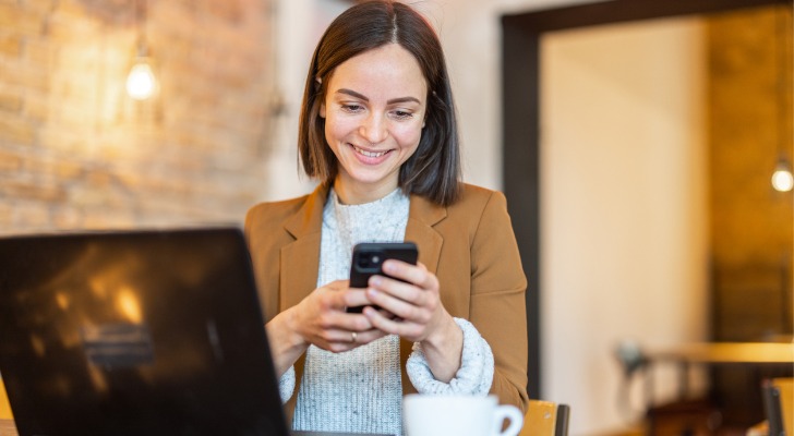 Financial advisor creating social media content