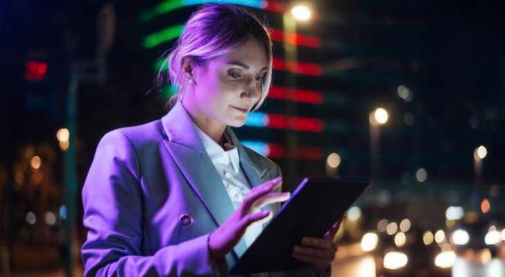 A trader uses trade signals to evaluate a stock she's looking to purchase.