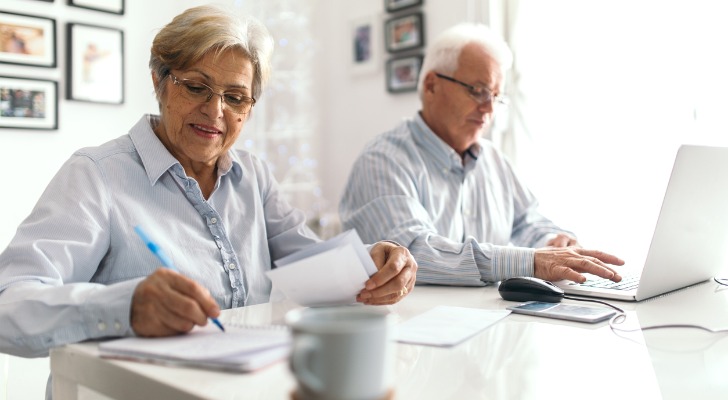 Simple IRA vs. Roth IRA: What's the Difference?