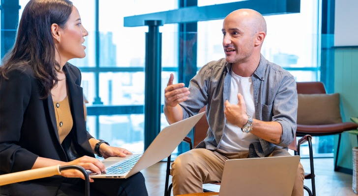 A mutual fund advisor helping an investor make an informed decision.