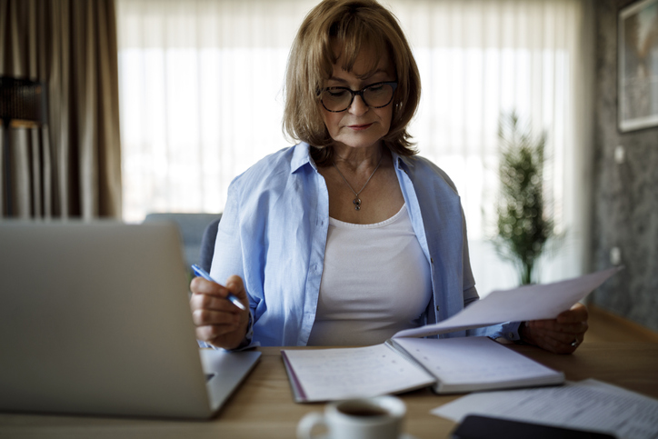 A grandmother setting up a Dynasty 529 plan for her grandchildren.