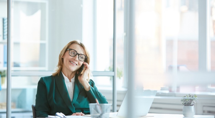 A financial advisor discussing the benefits and drawbacks of a Lady Bird deed for their property in Florida.
