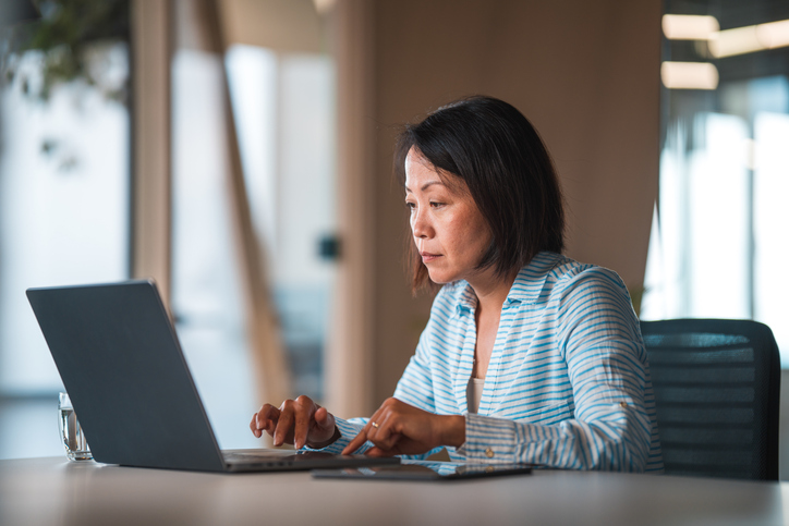 An investor researching the benefits of portfolio insurance.