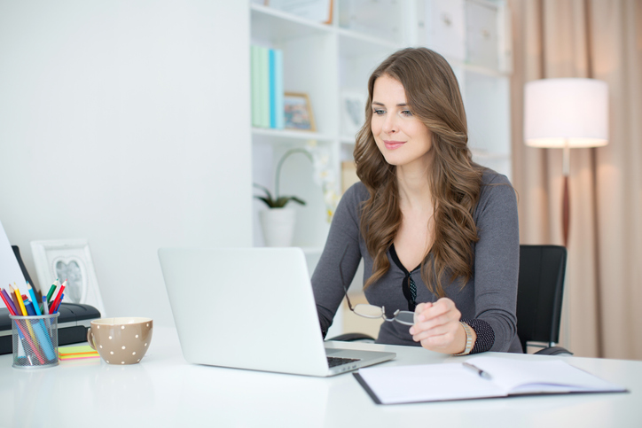 A plan sponsor reviews a checklist to hire 3(21) and 3(38) fiduciaries.