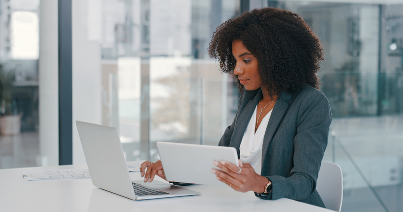 A financial advisor taking steps to implement an effective ad campaign.