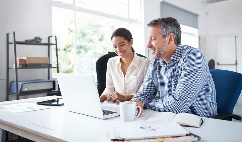 A couple researching the requirements to create a will and a trust in New Jersey.