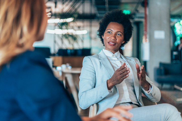 A financial solutions advisor helps a client create an investment plan.