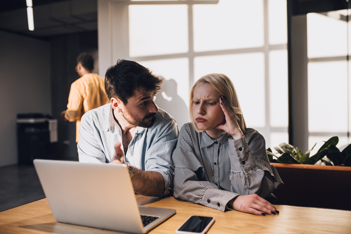 A couple looking up requirements for different types of powers of attorney in Louisiana.
