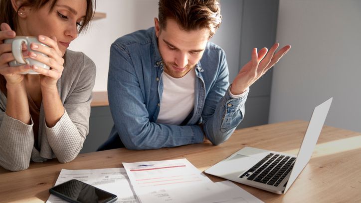 A young couple who's going through bankruptcy proceedings considers the consequences of not reaffirming their mortgage.