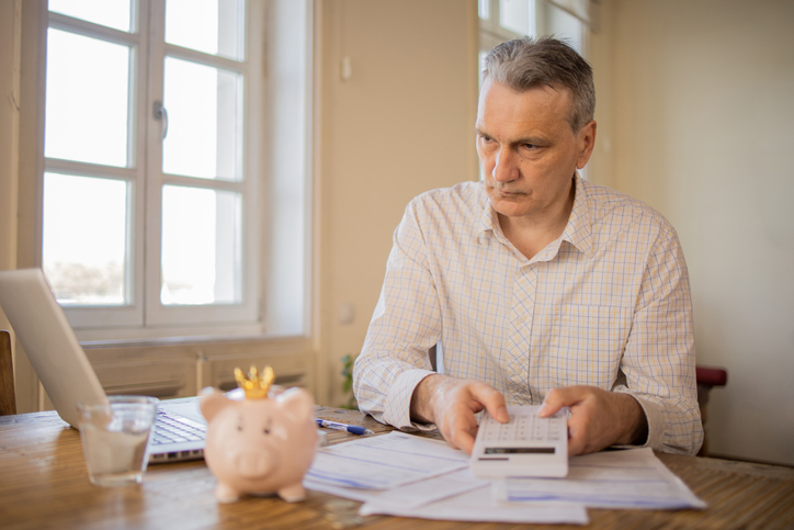 A father setting up a 529 plan to pay for his daughter's college.