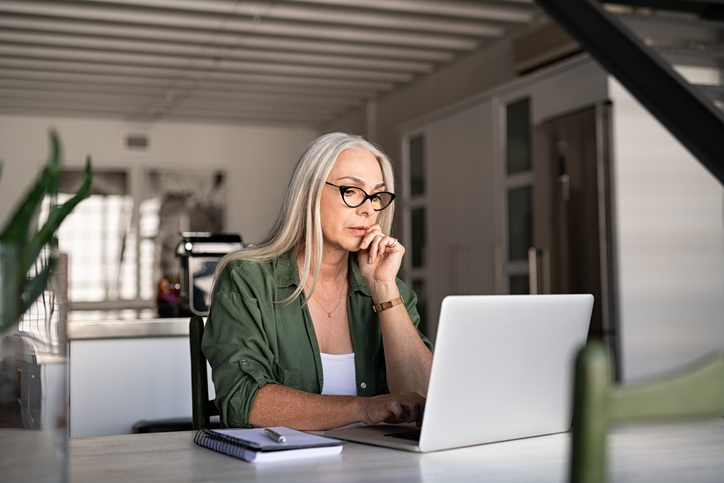 A woman looking up how long probate takes in Illinois.