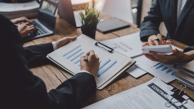 7 Popular Financial Gurus