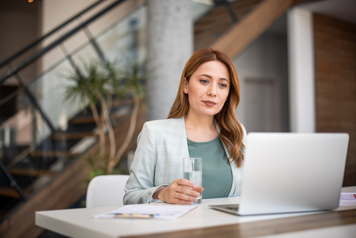 An investor researching how stock shares decrease the cost of equity.