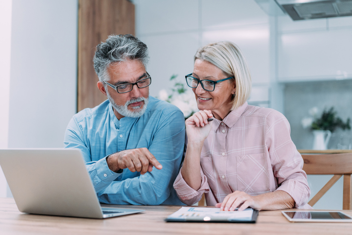 How a Solo 401(k) Plan Works for a Controlled Group