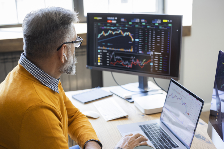 An investor using the cost of equity formula to estimate returns.