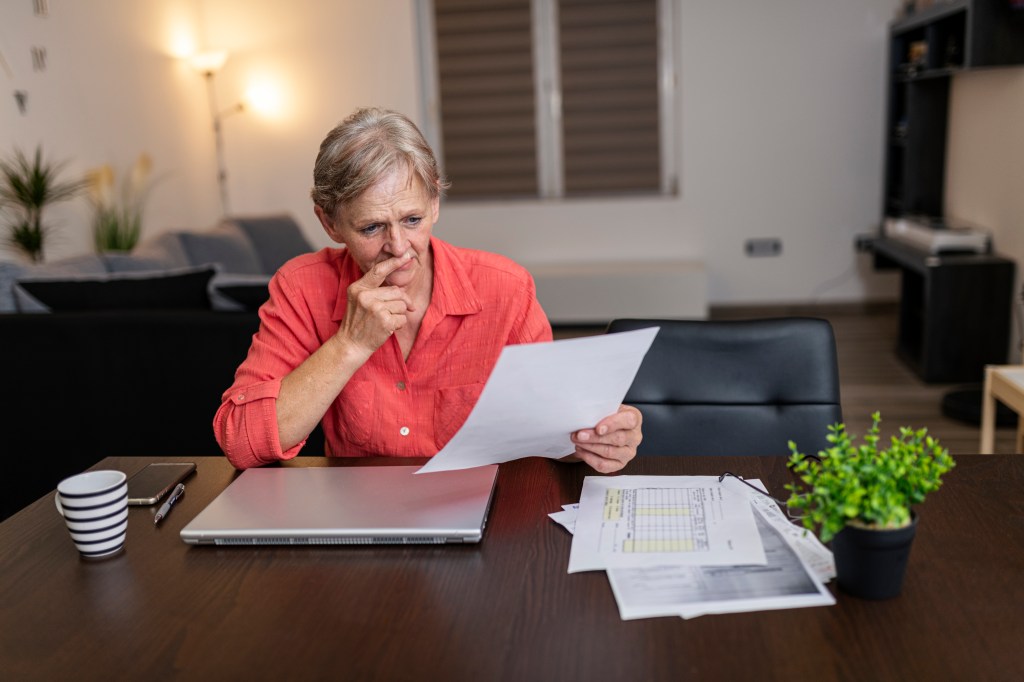 A senior estimating her estate taxes.