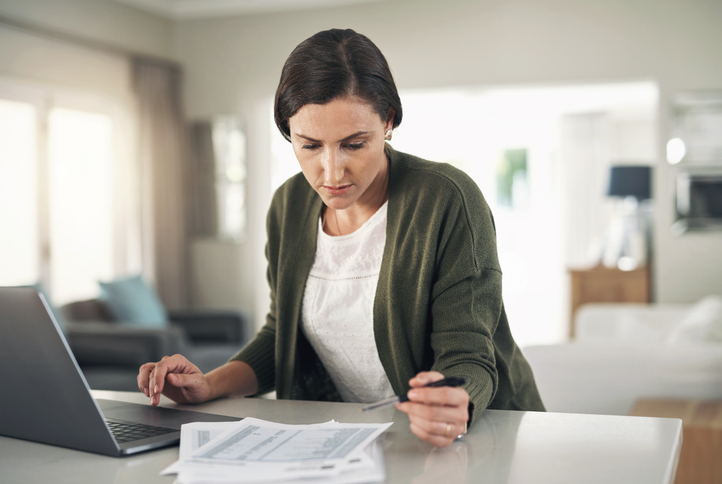 A woman looking up what's not included in a decedent's gross estate.