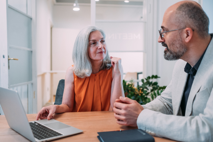 An independent financial advisor working with a client.