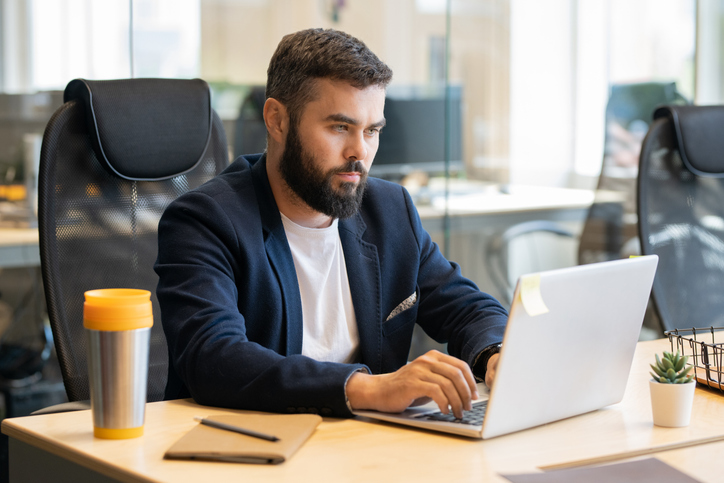 An investor researching the benefits and drawbacks of investing in bullet bonds.