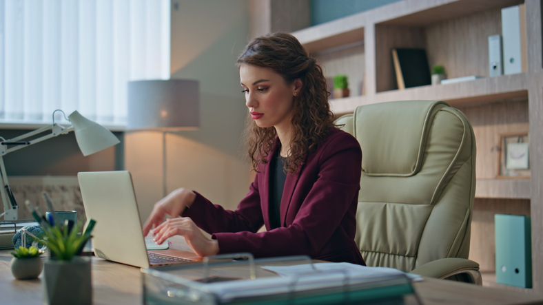 An investor uses the acid-test ratio to analyze the liquidity of a business.