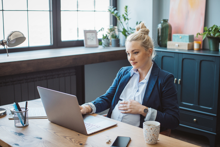 A woman evaluating the benefits and drawbacks of using the 25x retirement rule.