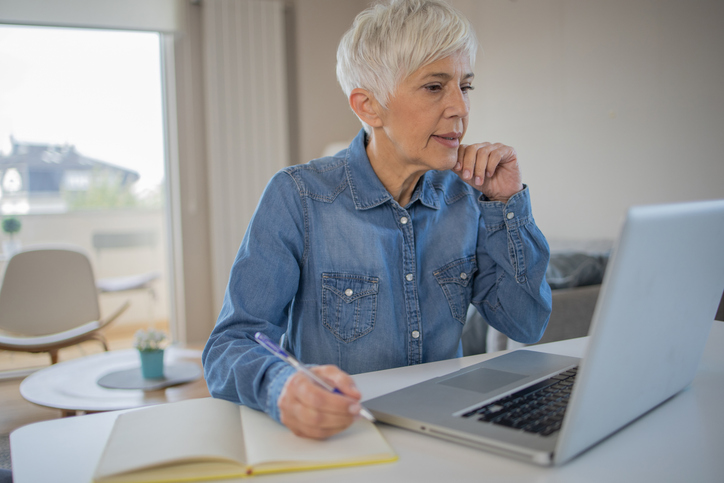 A homeowner researches how a closed-end second mortgage works.