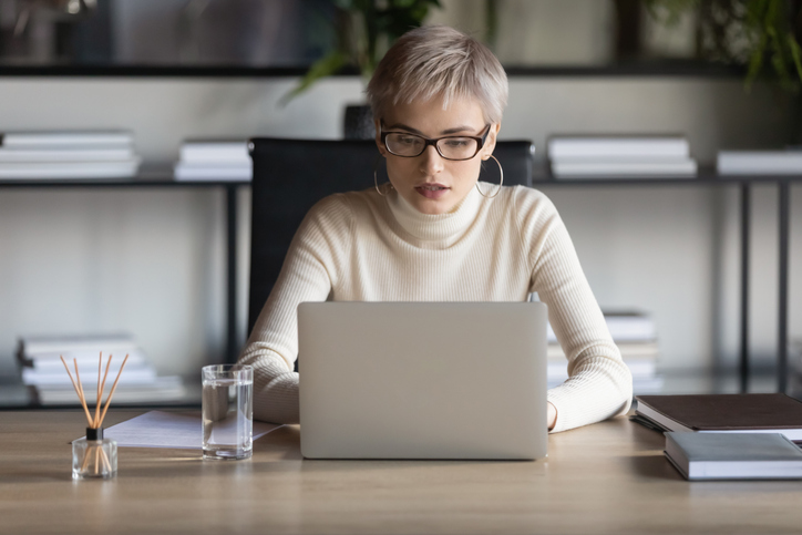 An advisor researching how to find clients for life insurance.